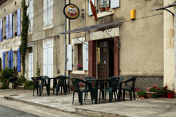 The Bar - Champagne-et-Fontaines