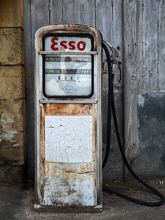 Old Petrol Pump - Sainte-Alvère