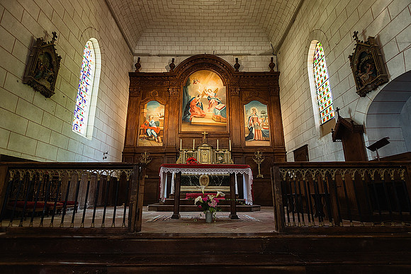 Church Altar - Bonnes