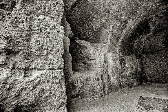 Monolithic Church 3 - Gurat