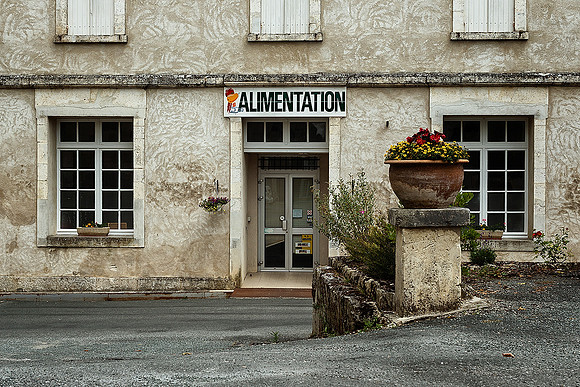 Grocery Shop- Champagne-et-Fontaines