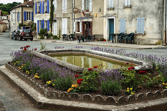 Main Street- Champagne-et-Fontaines