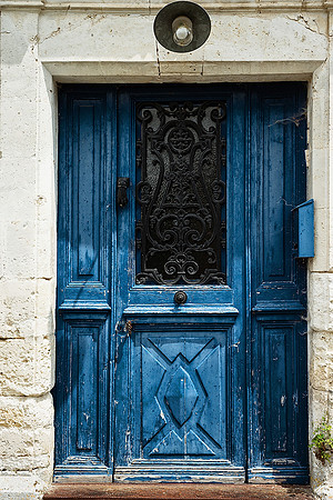 Blue Door - Champagne-et-Fontaines