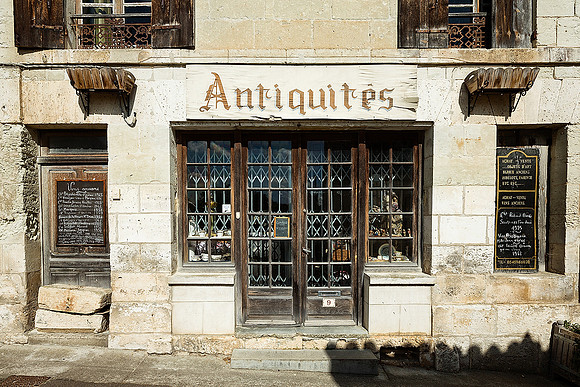 Antique Shop - Aubeterre