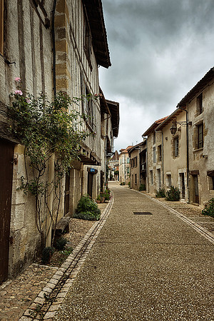 La Rue - St Jean de Cole